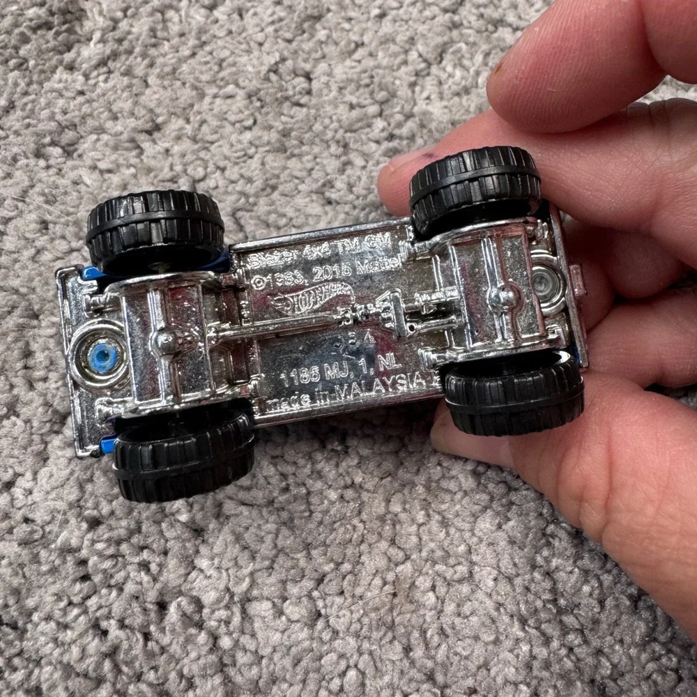 Hot Wheels 2015 4x4 Blazer 1983 Loose
